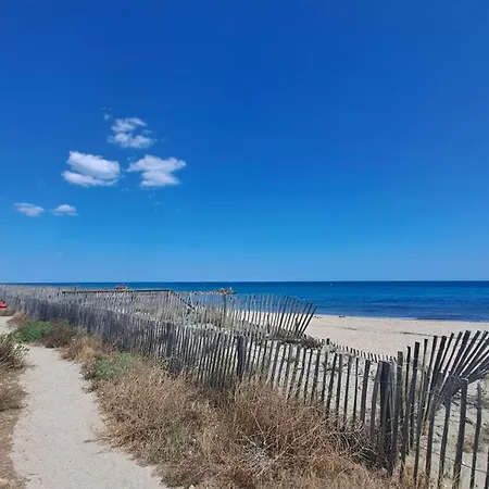 Nyaraló Petite Maison Dans Avec Piscine Et Acces Direct A La