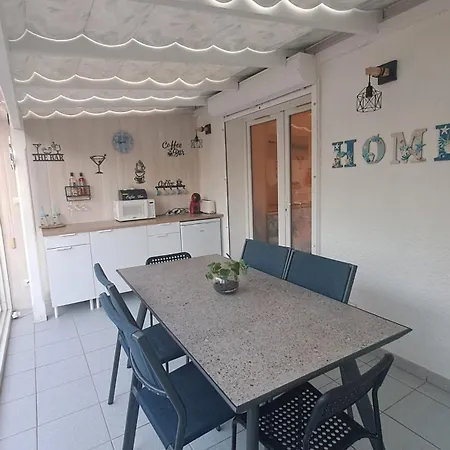 Petite Maison Dans Avec Piscine Et Acces Direct A La * Frontignan