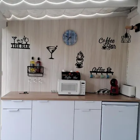 Petite Maison Dans Avec Piscine Et Acces Direct A La Frontignan