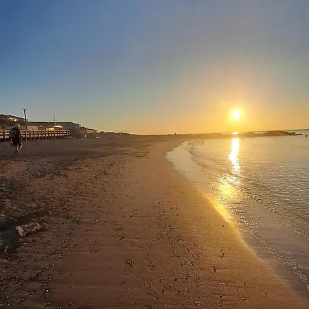 Petite Maison Dans Avec Piscine Et Acces Direct A La Frontignan