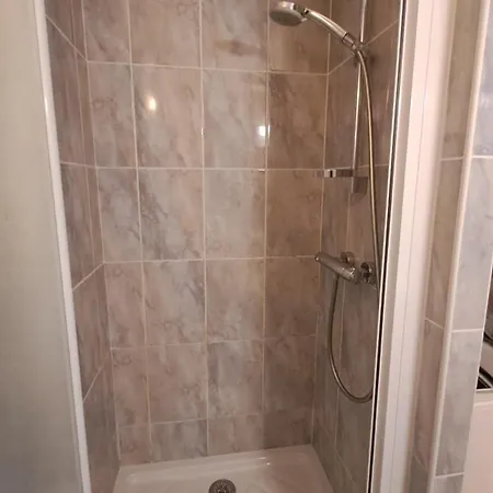 Nyaraló Petite Maison Dans Avec Piscine Et Acces Direct A La *