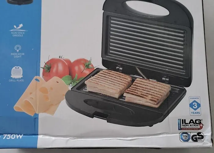 Petite Maison Dans Avec Piscine Et Acces Direct A La Tatil Evi *