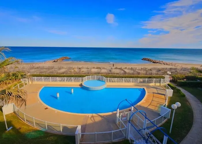 Petite Maison Dans Avec Piscine Et Acces Direct A La *